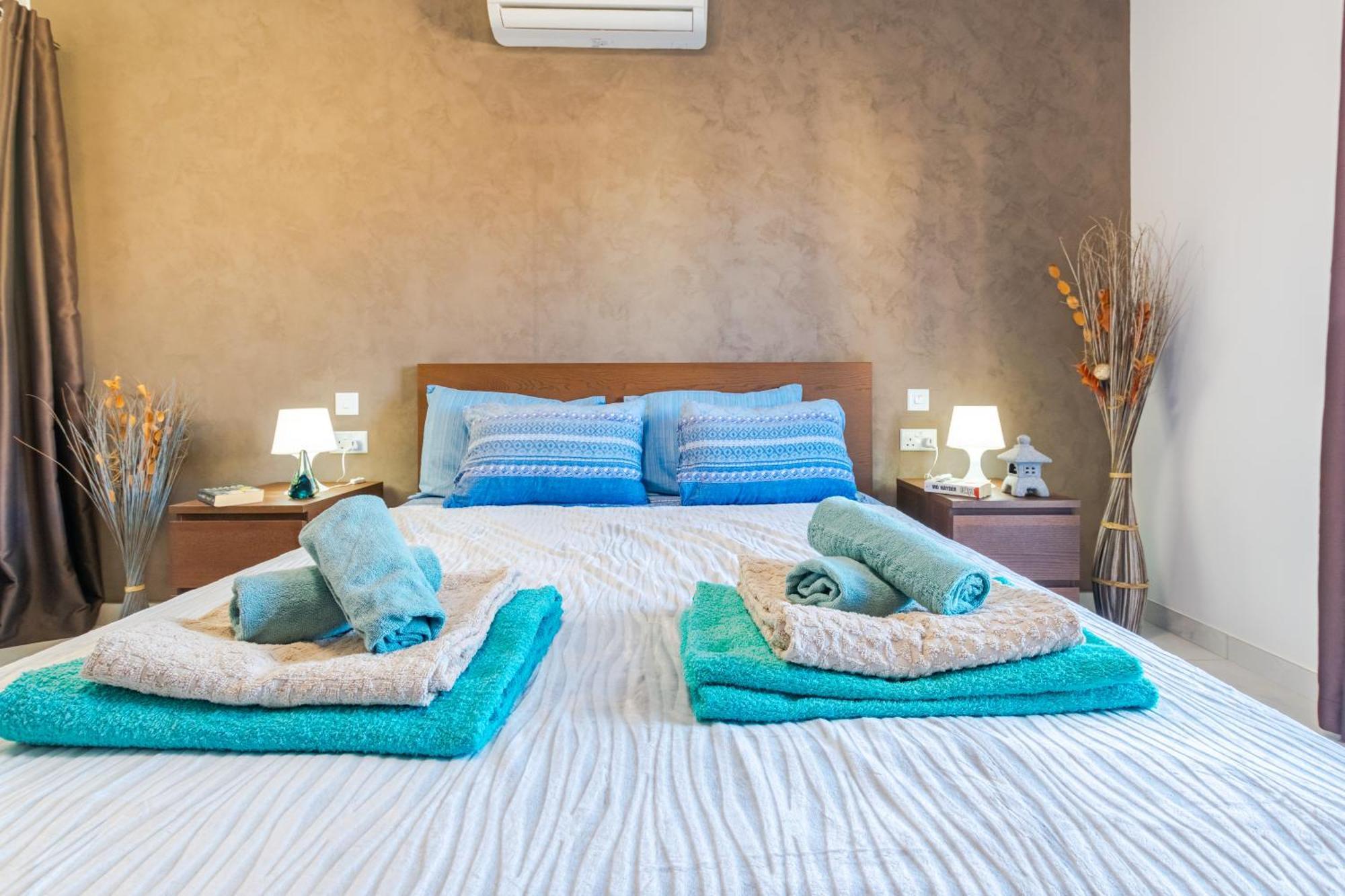 New Spacious Apartment With Amazing View Bugibba เซนต์พอลส์เบย์ ภายนอก รูปภาพ